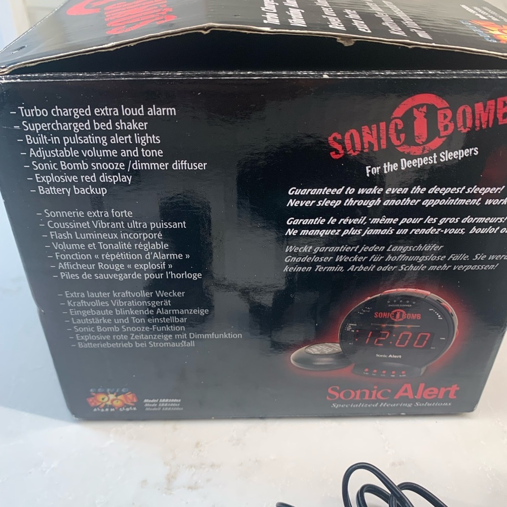 NEW Sonic Bomb Alarm Clock with Bed Shaker - Black and Red - Picture 4 of 6